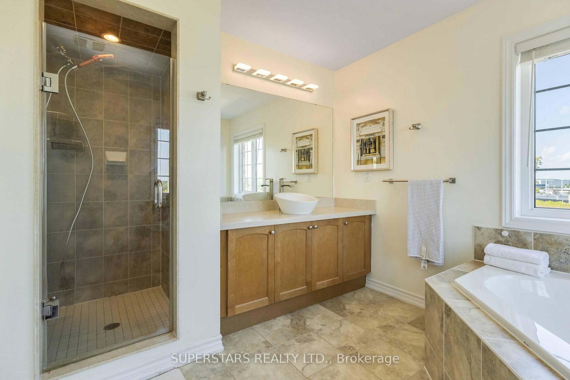 Photo 19 of 70 Living Cres, Markham, Victoria Square — HOMEH