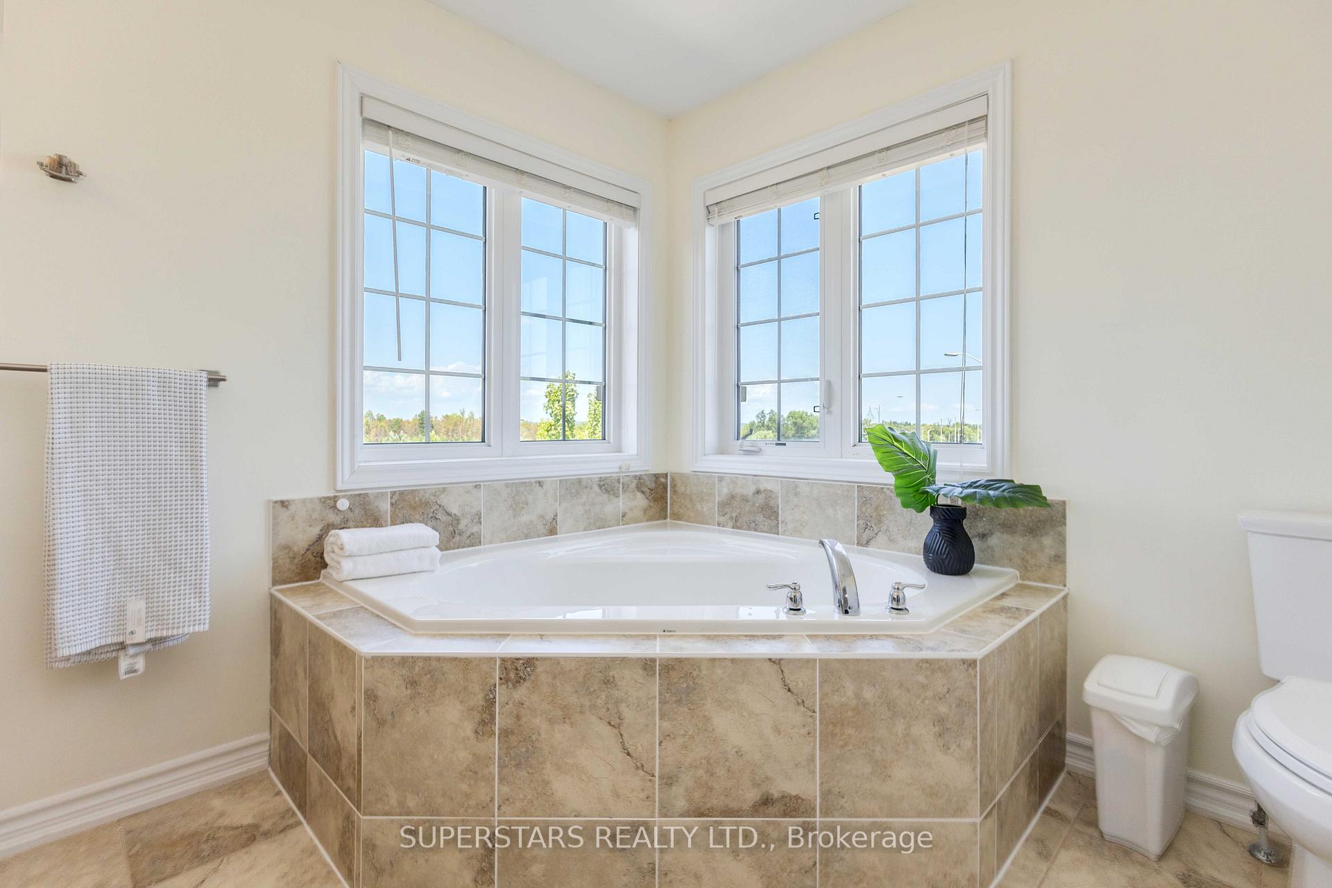 Photo 22 of 70 Living Cres, Markham, Victoria Square — HOMEH