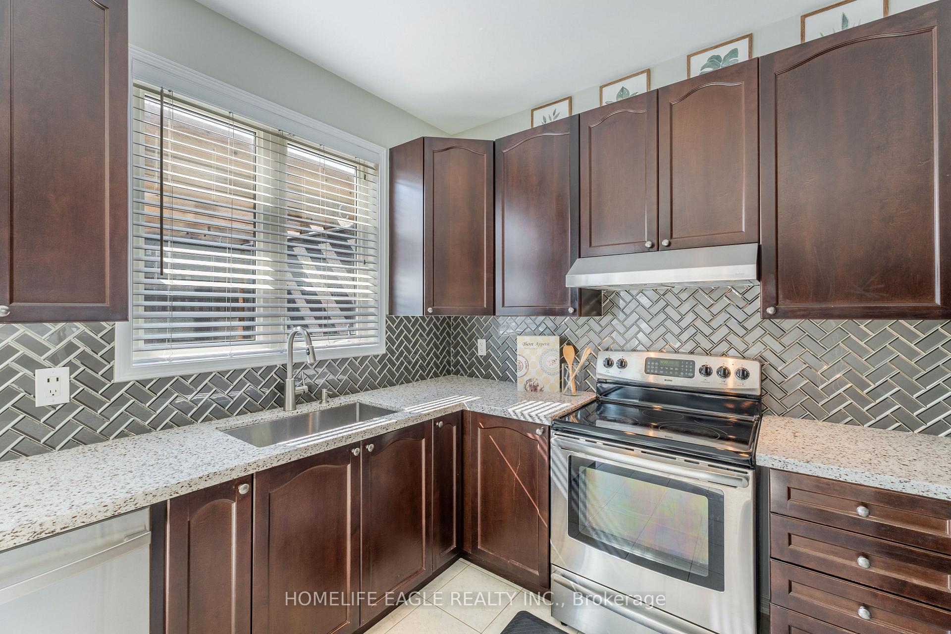 Photo 13 of 91 Eclipse Place, Oshawa, Windfields — HOMEH