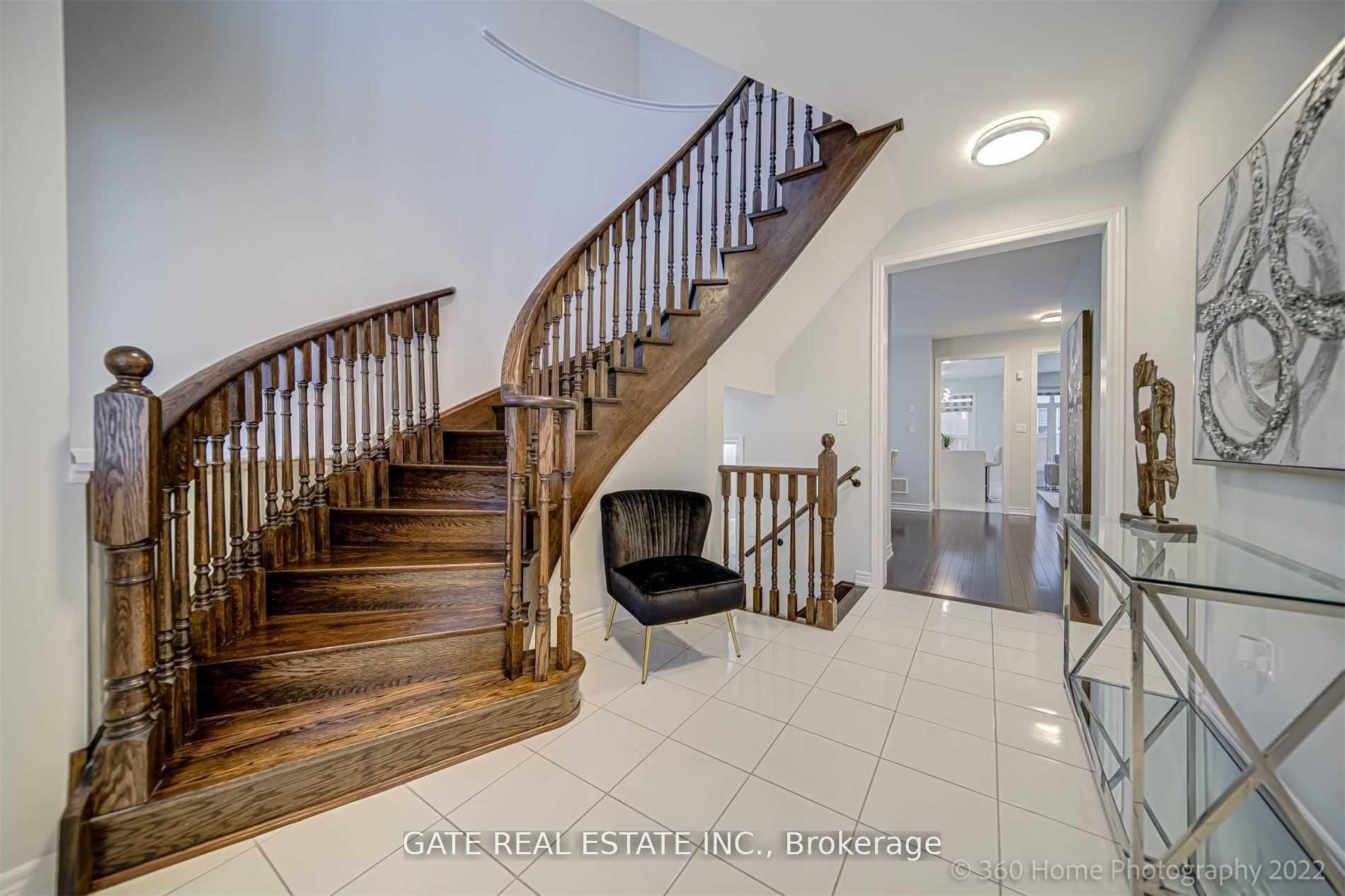 Photo 2 of 5 Nocturne Avenue, Vaughan, Kleinburg — HOMEH