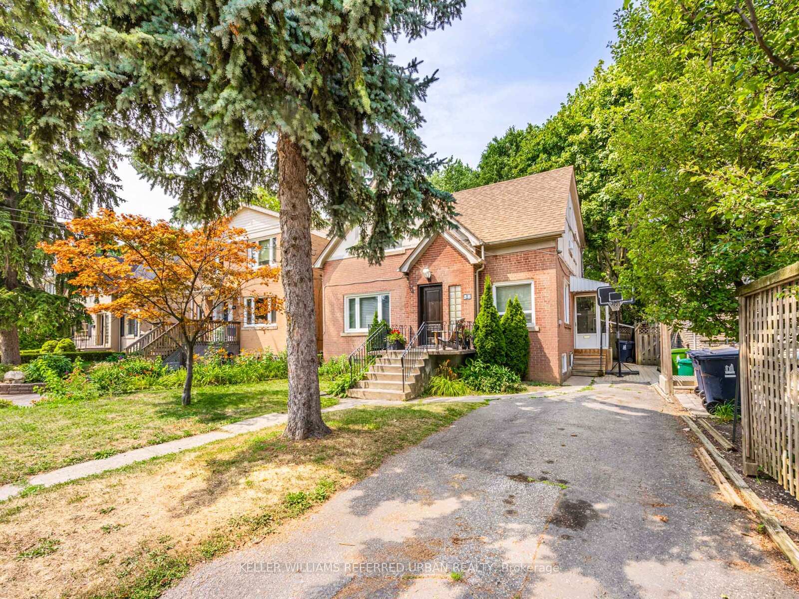 Photo 2 of 38 Viewmount Avenue, Toronto, Englemount-Lawrence — HOMEH