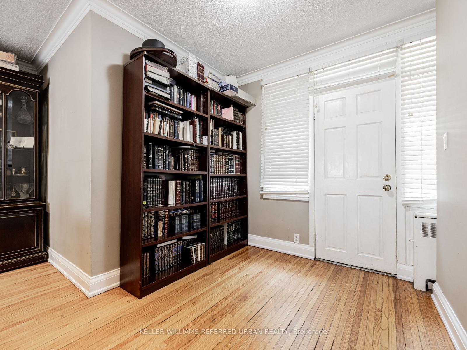 Photo 10 of 38 Viewmount Avenue, Toronto, Englemount-Lawrence — HOMEH