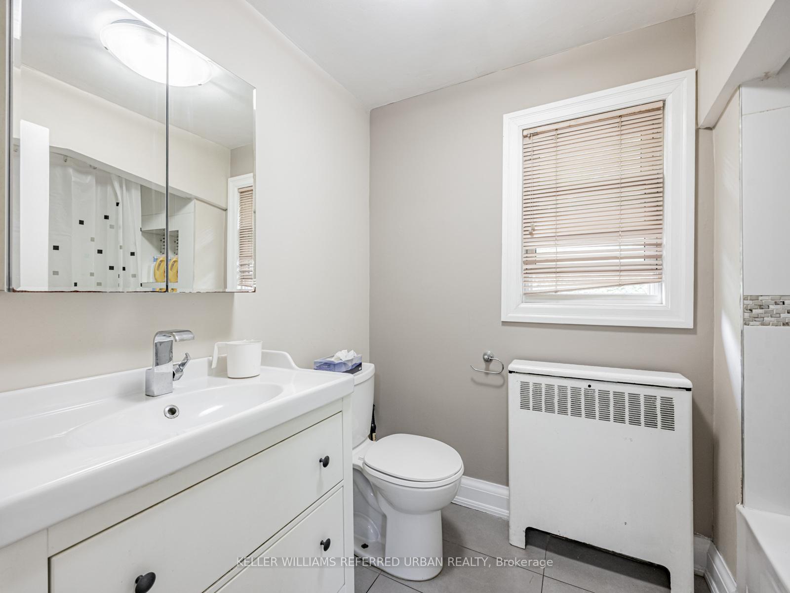 Photo 9 of 38 Viewmount Avenue, Toronto, Englemount-Lawrence — HOMEH