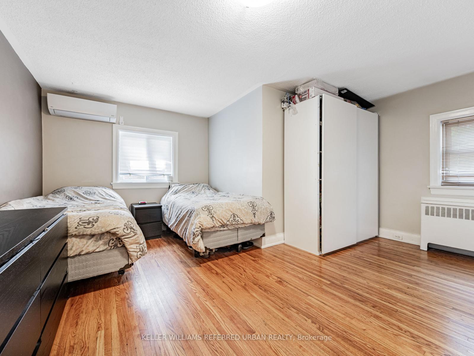Photo 11 of 38 Viewmount Avenue, Toronto, Englemount-Lawrence — HOMEH