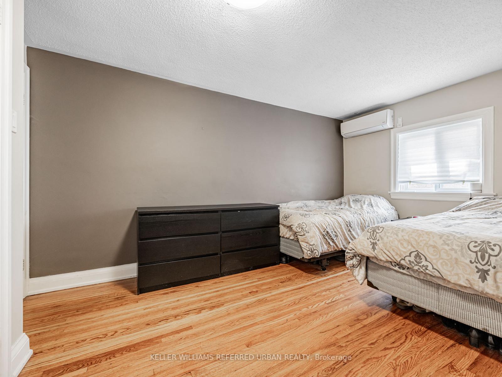 Photo 13 of 38 Viewmount Avenue, Toronto, Englemount-Lawrence — HOMEH