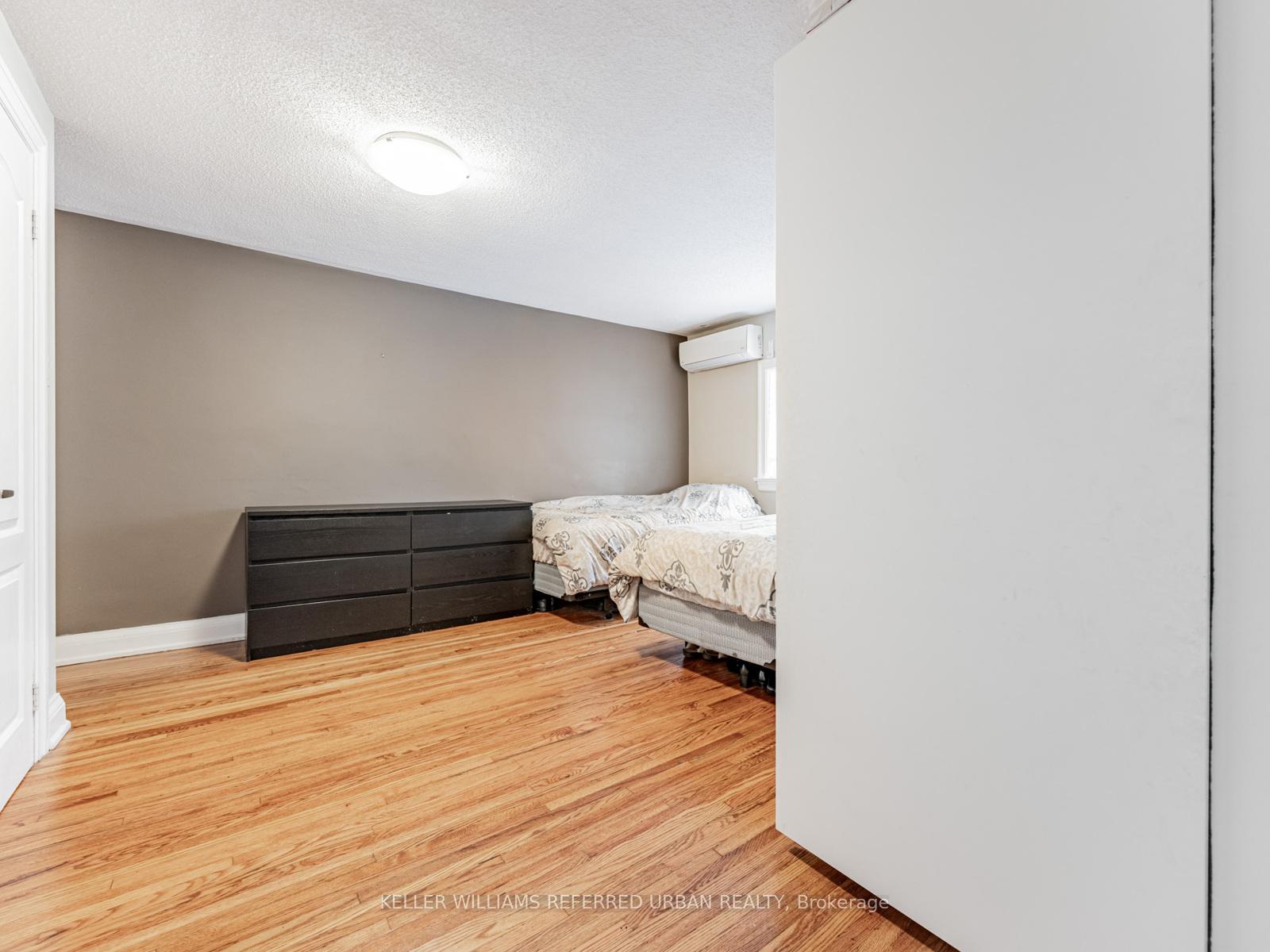 Photo 14 of 38 Viewmount Avenue, Toronto, Englemount-Lawrence — HOMEH