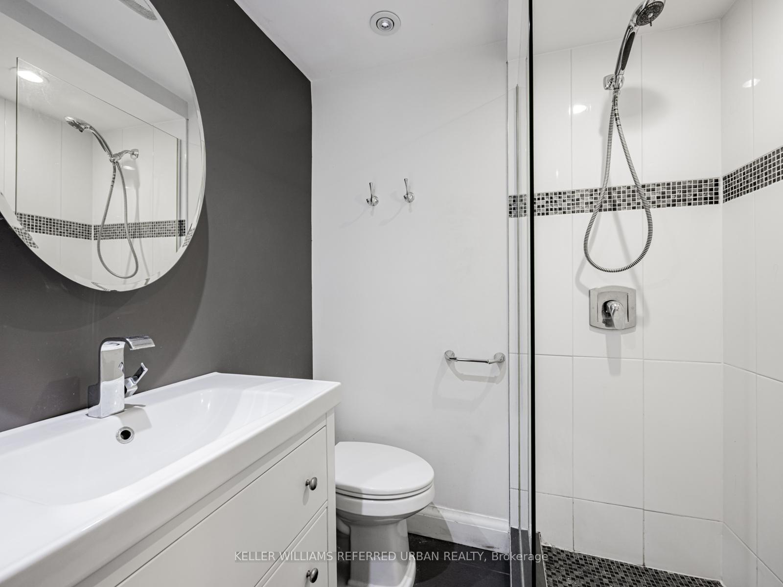 Photo 12 of 38 Viewmount Avenue, Toronto, Englemount-Lawrence — HOMEH