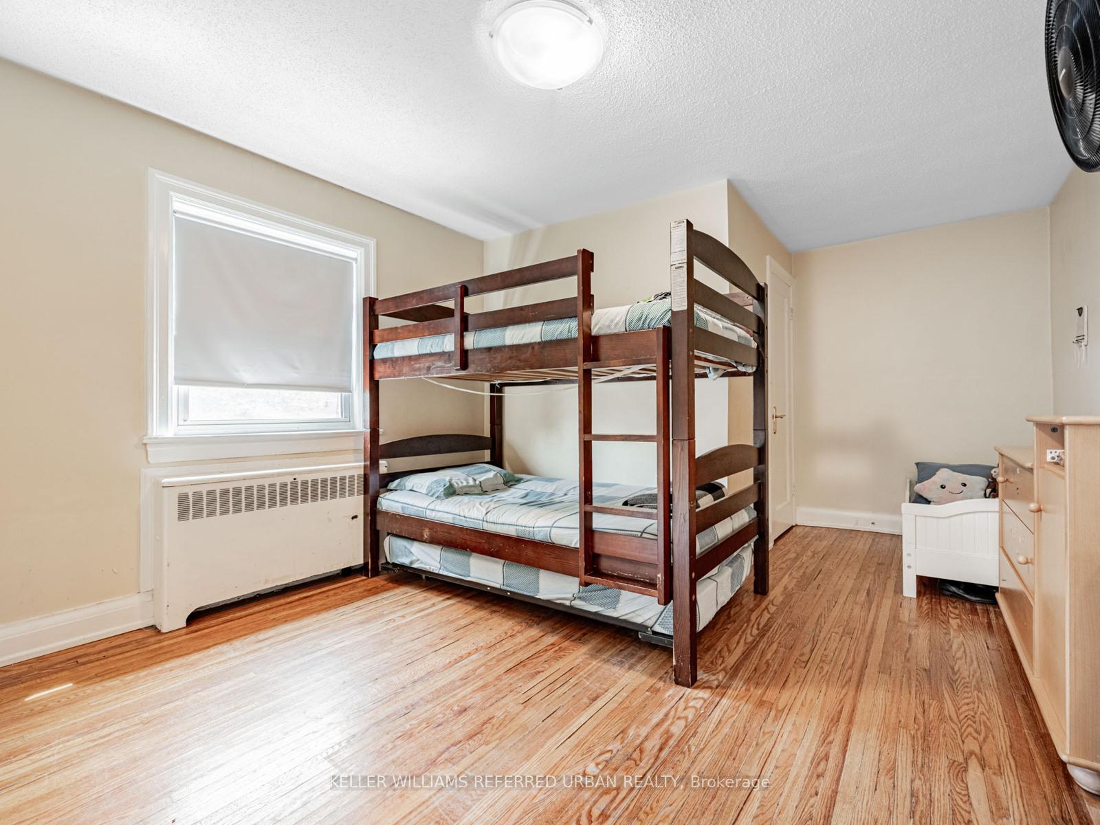 Photo 15 of 38 Viewmount Avenue, Toronto, Englemount-Lawrence — HOMEH