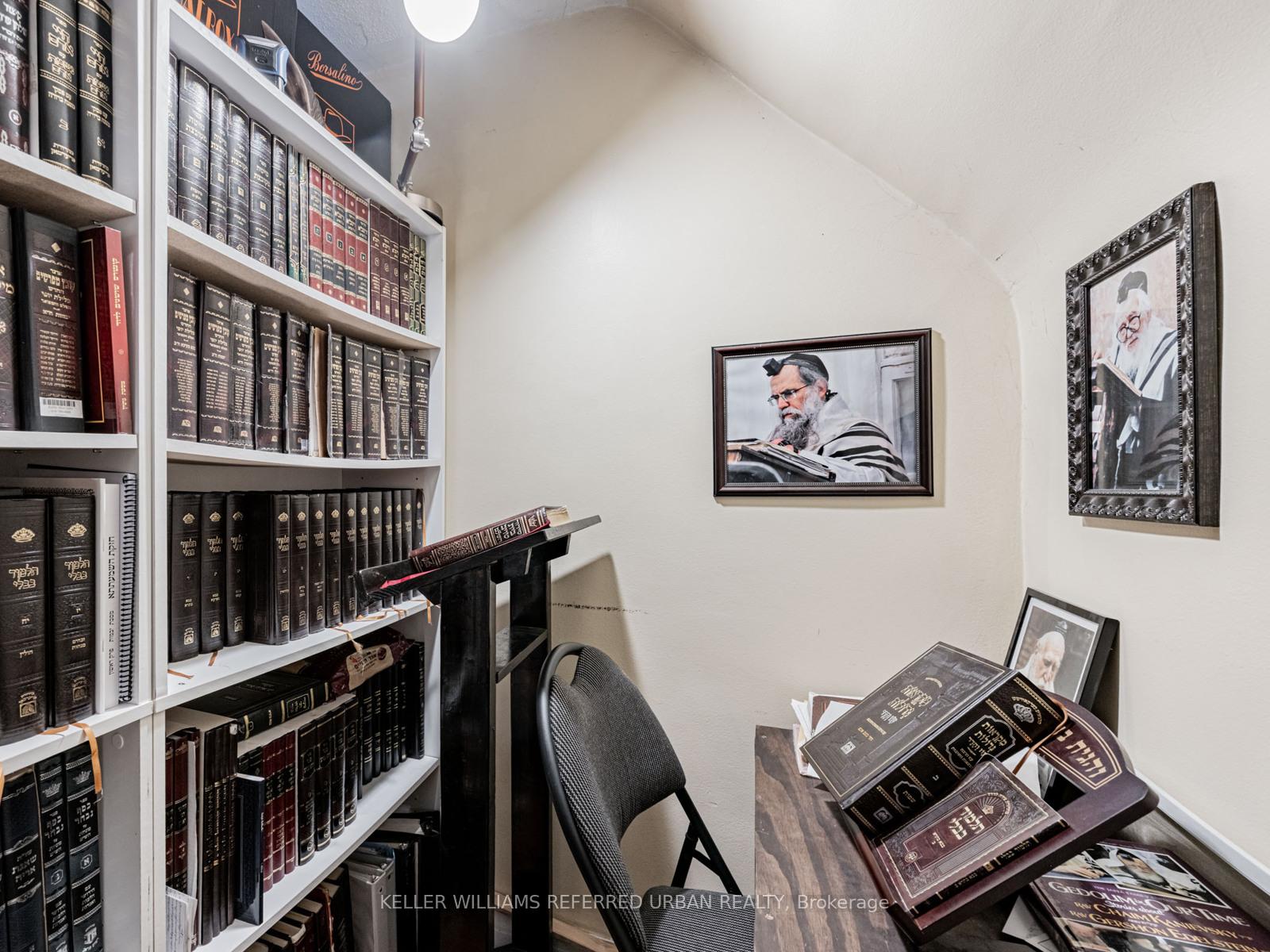 Photo 18 of 38 Viewmount Avenue, Toronto, Englemount-Lawrence — HOMEH