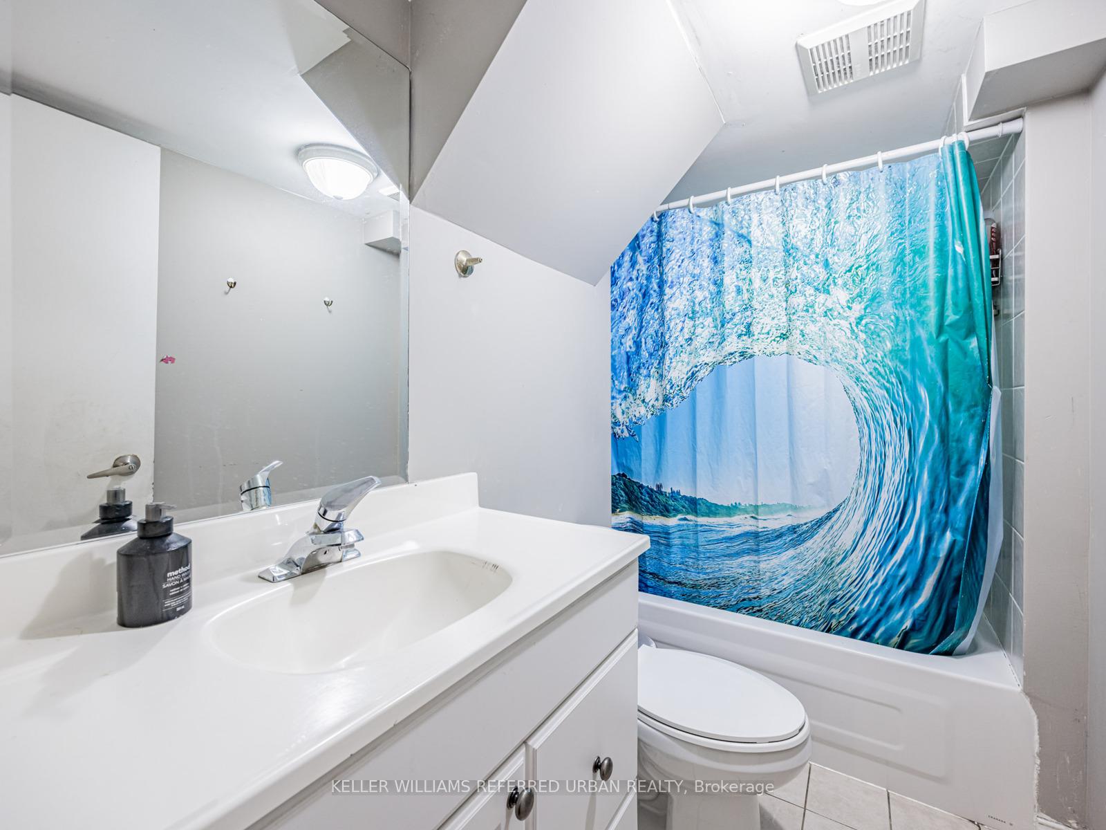 Photo 20 of 38 Viewmount Avenue, Toronto, Englemount-Lawrence — HOMEH