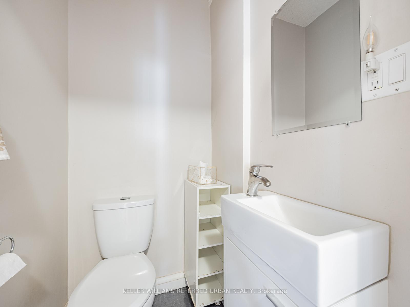 Photo 27 of 38 Viewmount Avenue, Toronto, Englemount-Lawrence — HOMEH