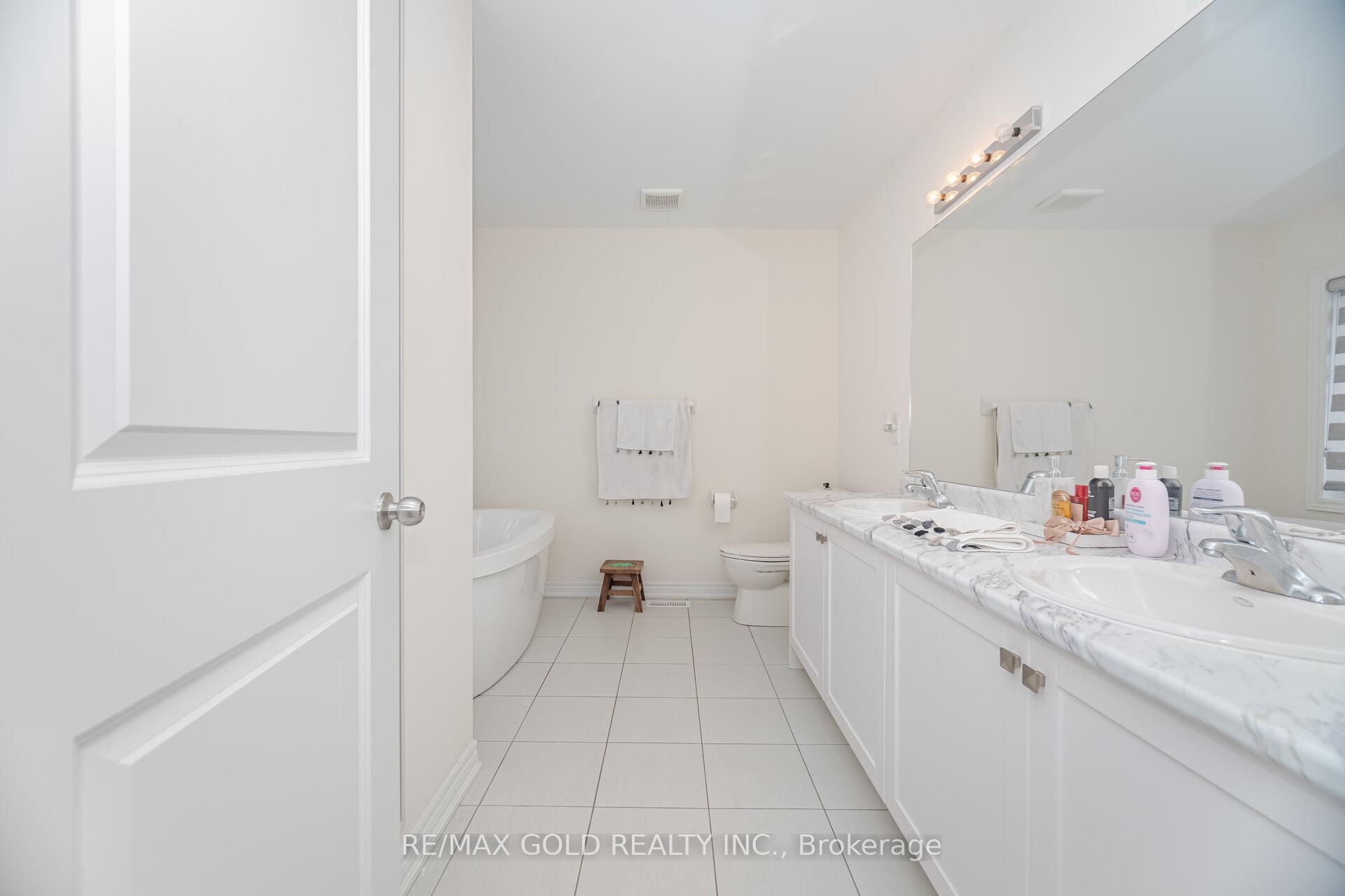 Photo 24 of 483 Black Cherry Crescent, Shelburne — HOMEH