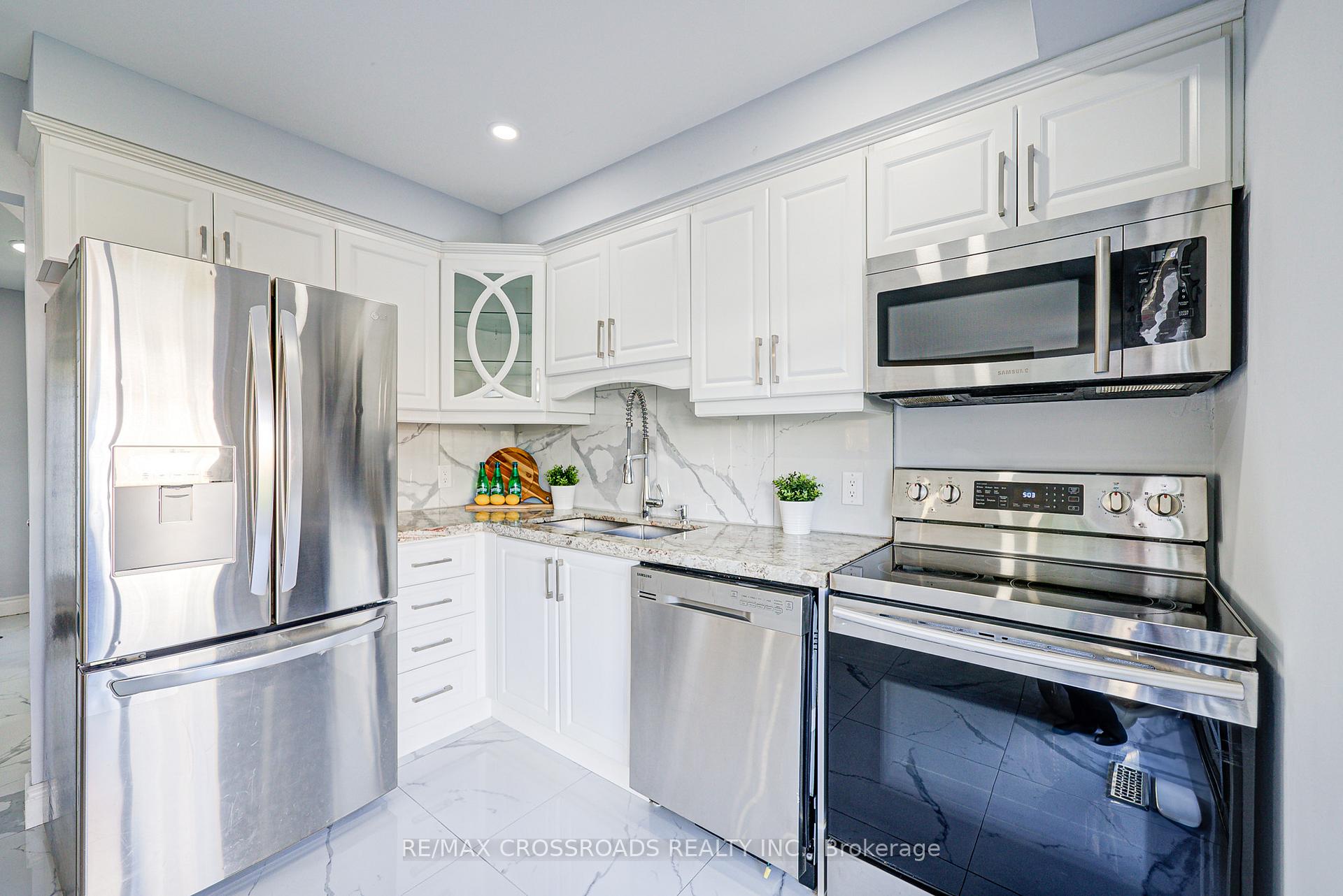 Photo 18 of 93 McMann Crescent, Clarington, Courtice — HOMEH