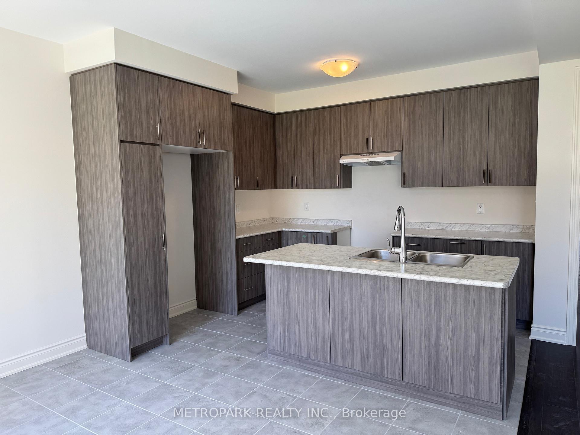 Photo 8 of 2219 Crystal Drive, Oshawa, Kedron — HOMEH