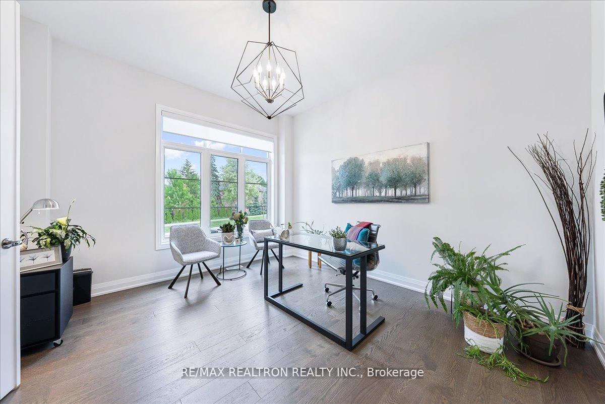 Photo 5 of 92 Klees Crescent, Aurora, Aurora Highlands — HOMEH