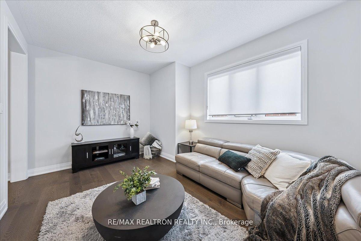 Photo 28 of 92 Klees Crescent, Aurora, Aurora Highlands — HOMEH
