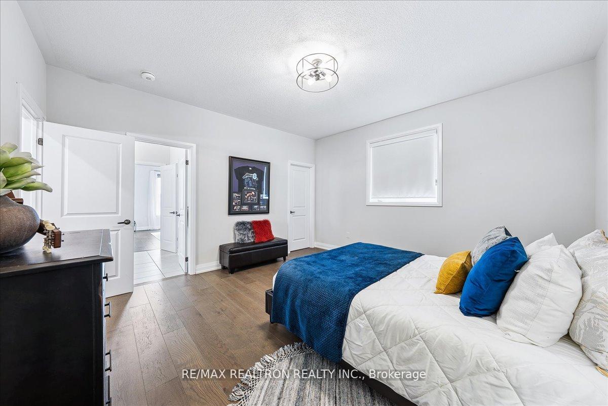Photo 37 of 92 Klees Crescent, Aurora, Aurora Highlands — HOMEH