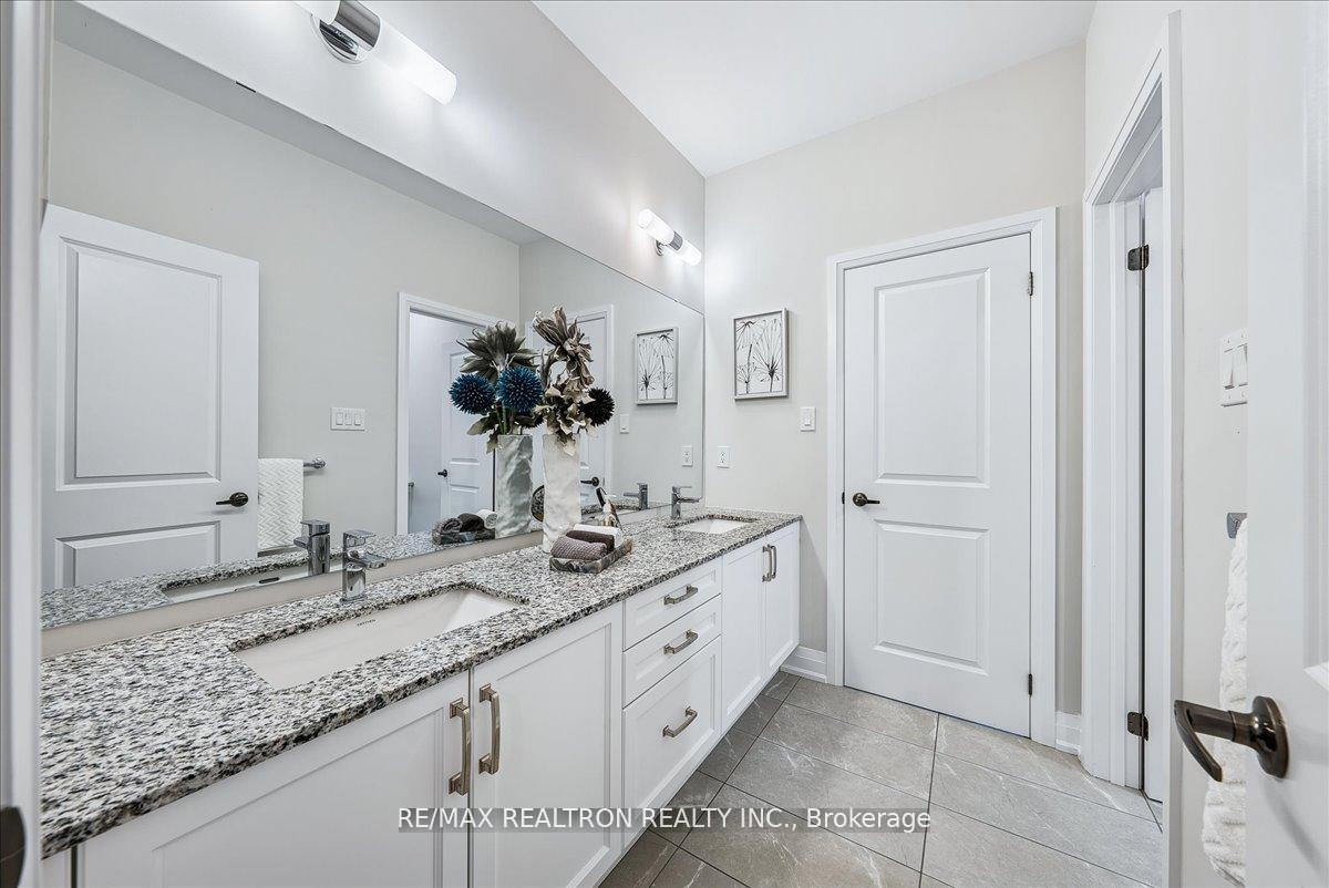 Photo 34 of 92 Klees Crescent, Aurora, Aurora Highlands — HOMEH