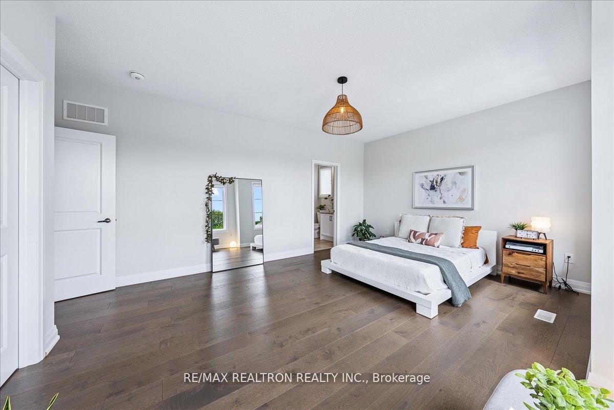 Photo 39 of 92 Klees Crescent, Aurora, Aurora Highlands — HOMEH