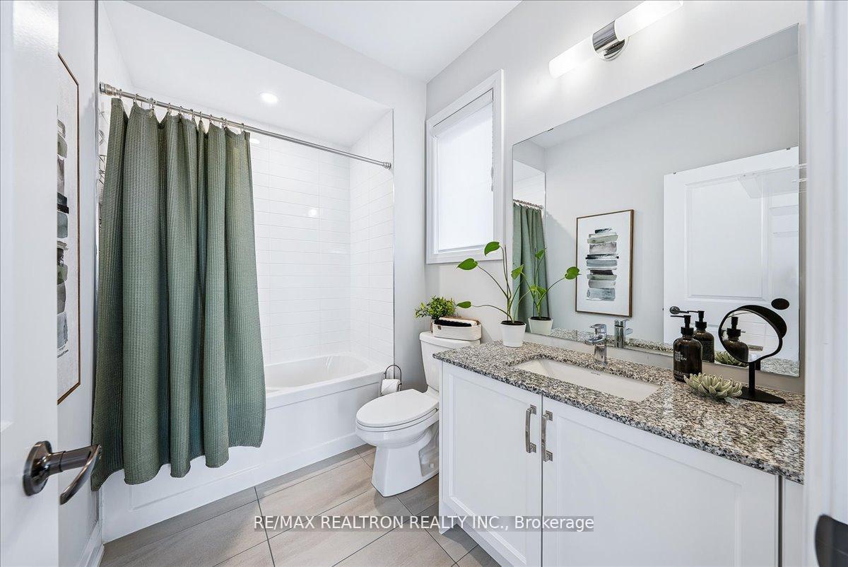 Photo 40 of 92 Klees Crescent, Aurora, Aurora Highlands — HOMEH