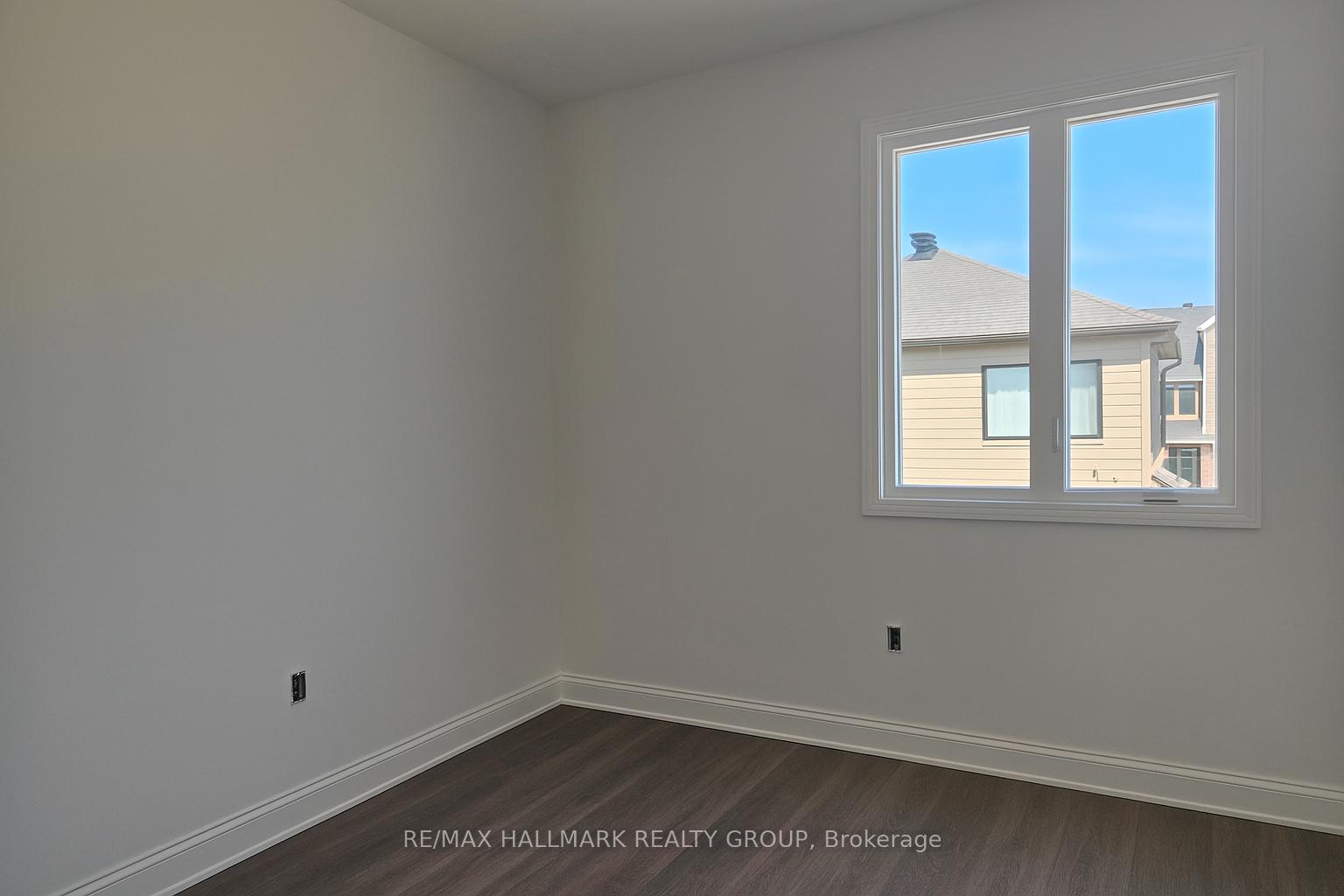 Photo 5 of 258 Sappling Grove, Ottawa, Barrhaven - Heritage Park — HOMEH