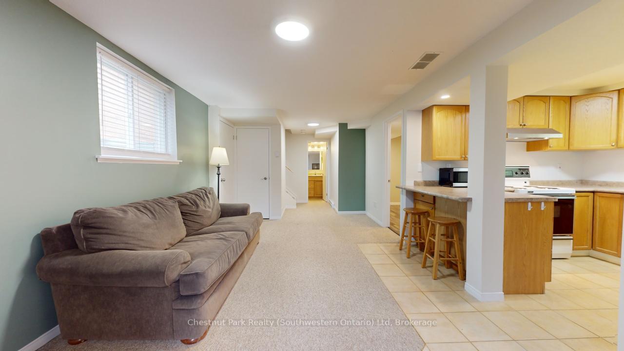 Front of Unit Lower, 22 Moss Place