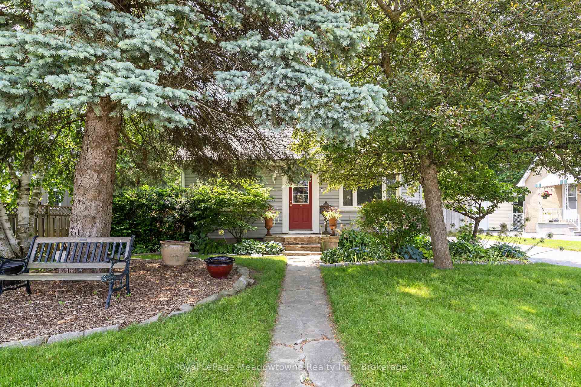 Photo 6 of 24 Delrex Boulevard, Halton Hills, Georgetown — HOMEH