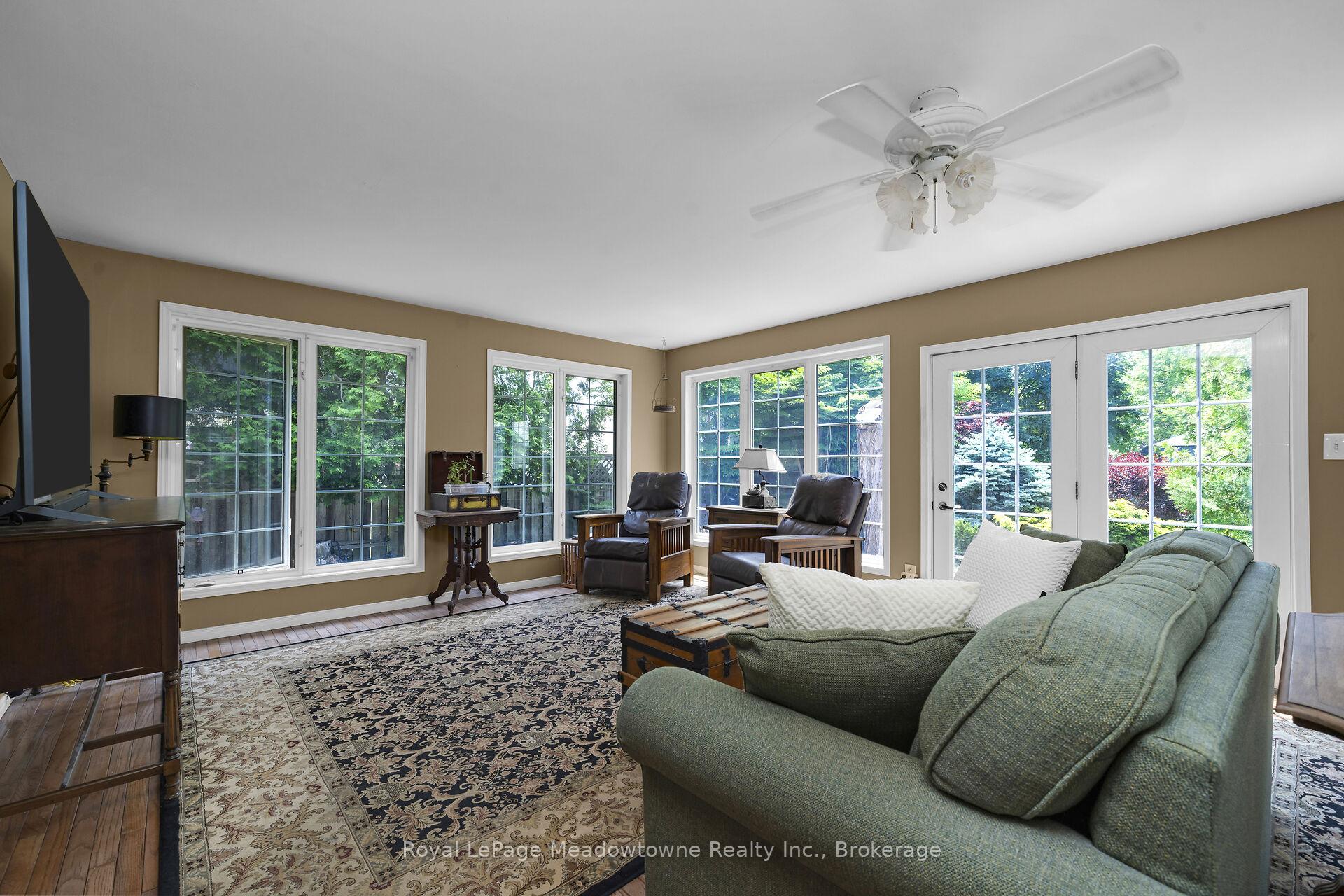 Photo 9 of 24 Delrex Boulevard, Halton Hills, Georgetown — HOMEH