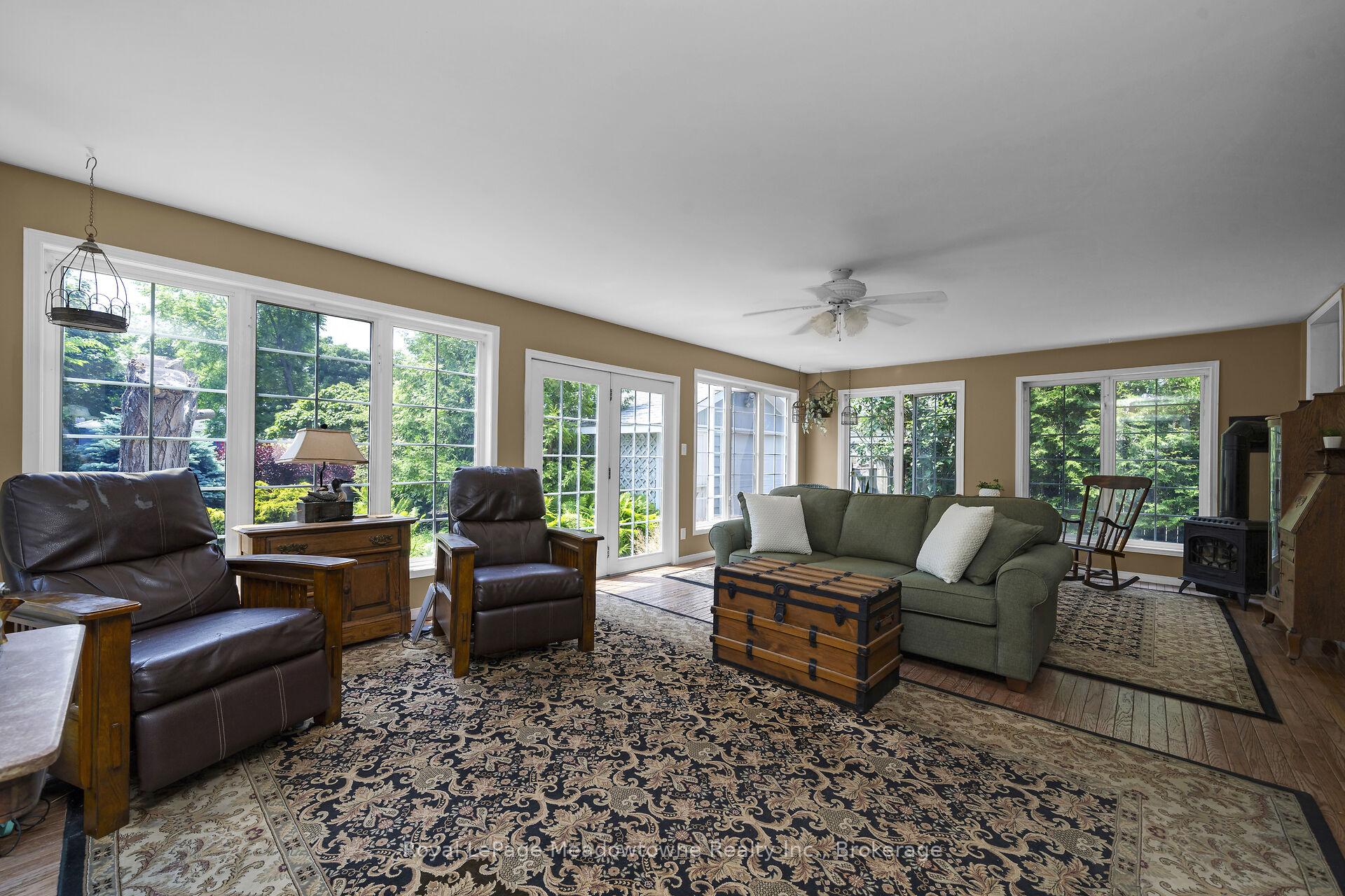 Photo 11 of 24 Delrex Boulevard, Halton Hills, Georgetown — HOMEH