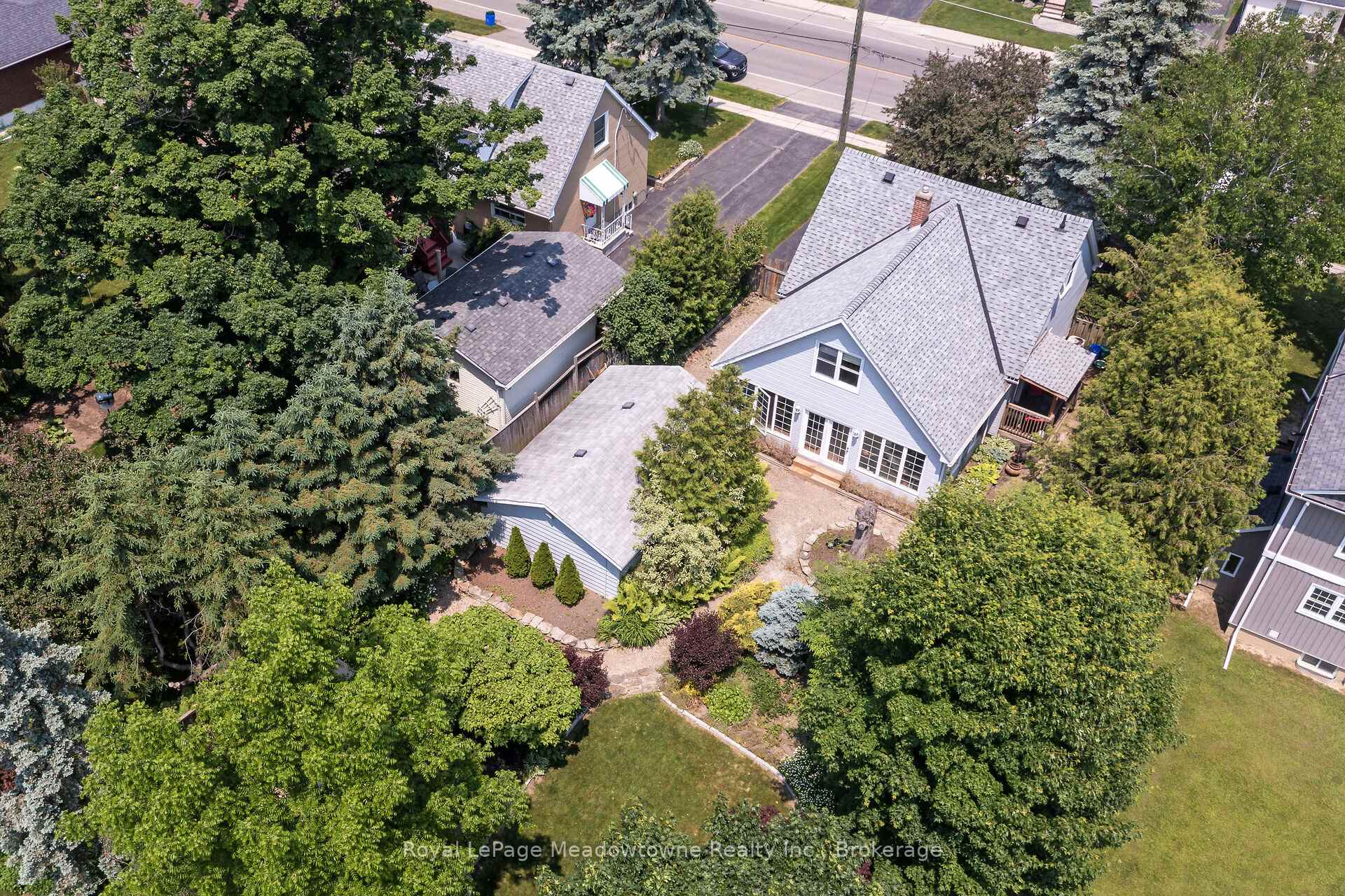 Photo 16 of 24 Delrex Boulevard, Halton Hills, Georgetown — HOMEH