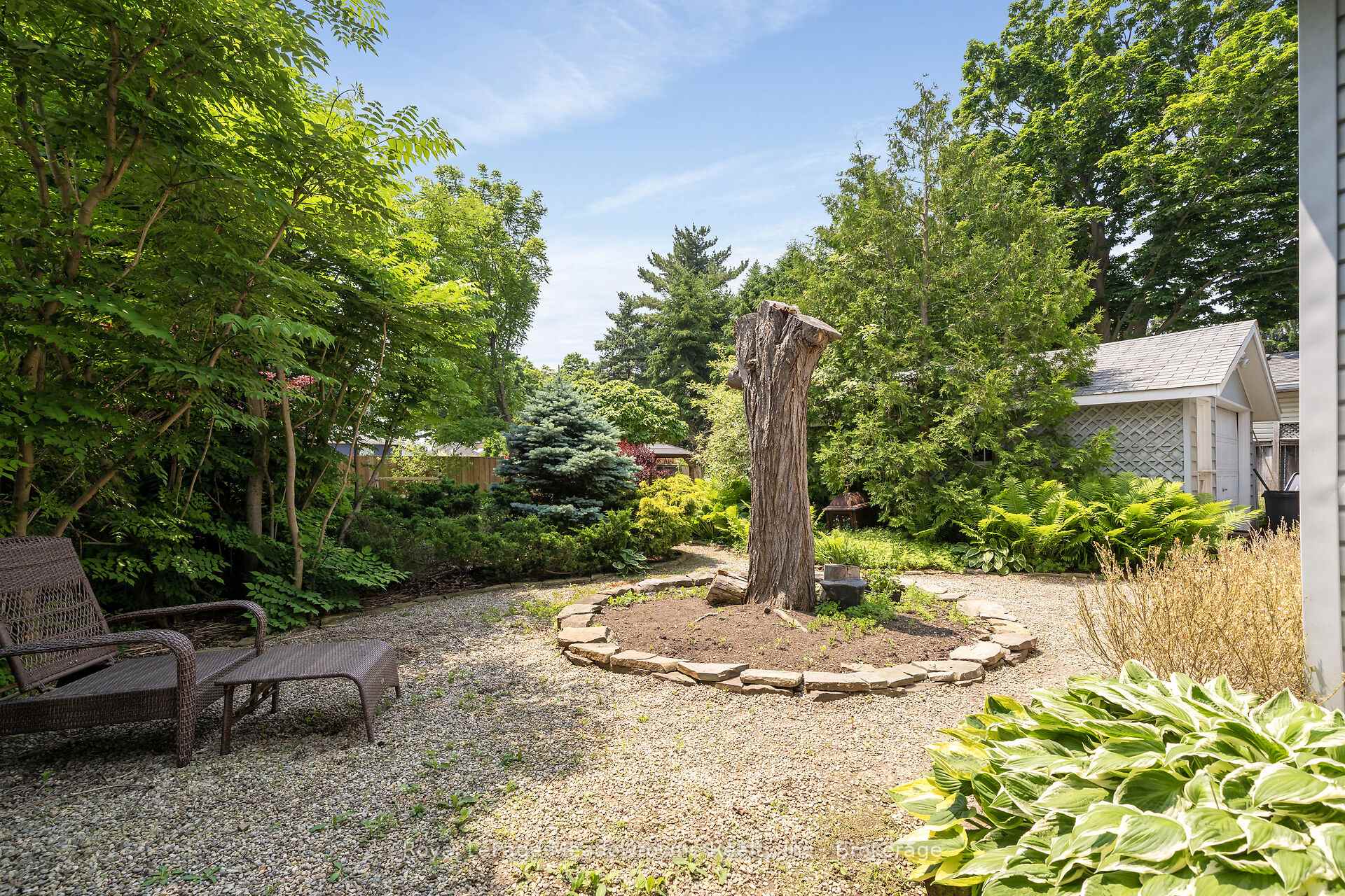 Photo 17 of 24 Delrex Boulevard, Halton Hills, Georgetown — HOMEH