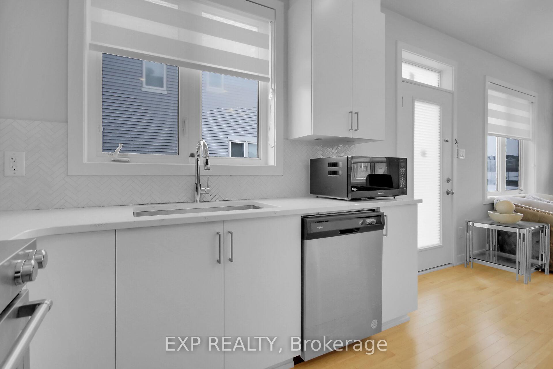 Photo 19 of 2021 Elevation Road, Ottawa, Barrhaven - Half Moon Bay — HOMEH