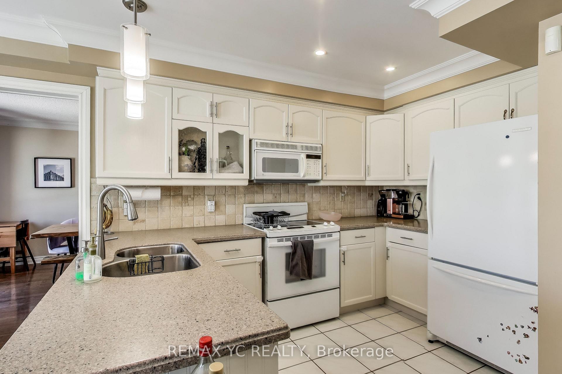 Photo 5 of 896 Darwin Drive, Pickering, Dunbarton — HOMEH
