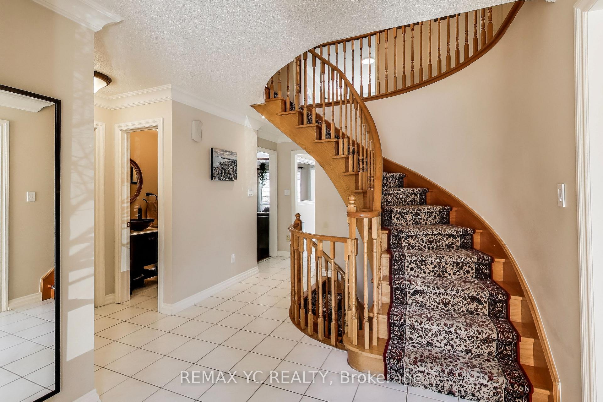 Photo 14 of 896 Darwin Drive, Pickering, Dunbarton — HOMEH