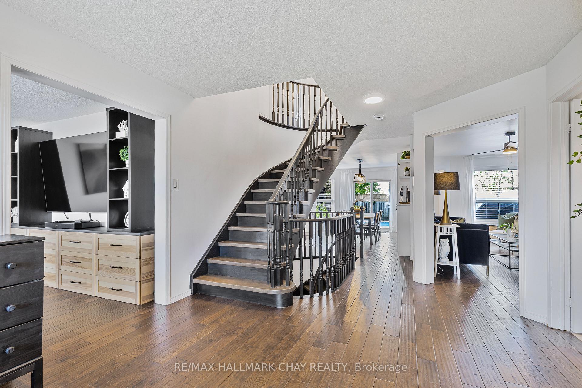 Photo 5 of 351 Cundles Road W, Barrie, Northwest — HOMEH