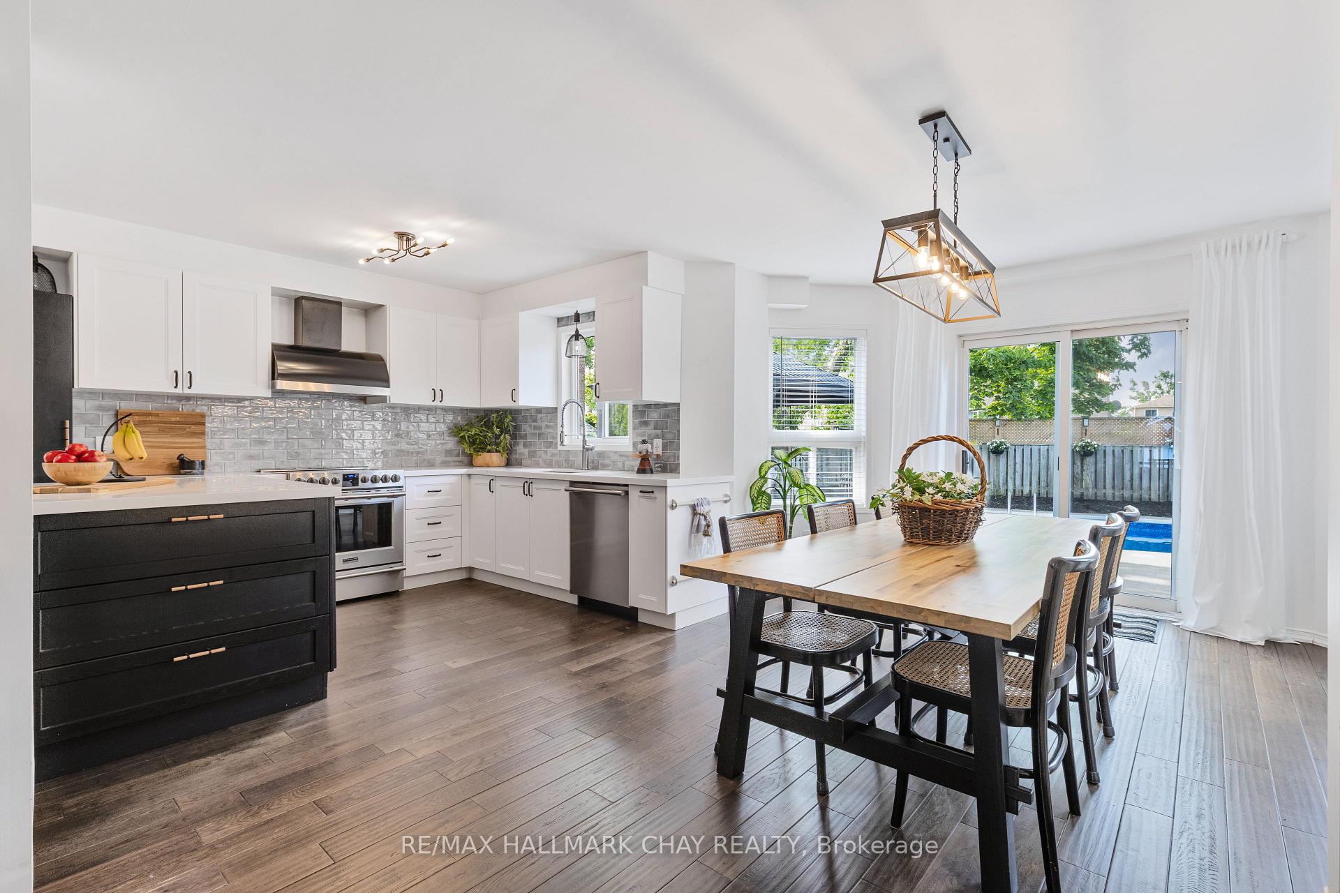 Photo 17 of 351 Cundles Road W, Barrie, Northwest — HOMEH