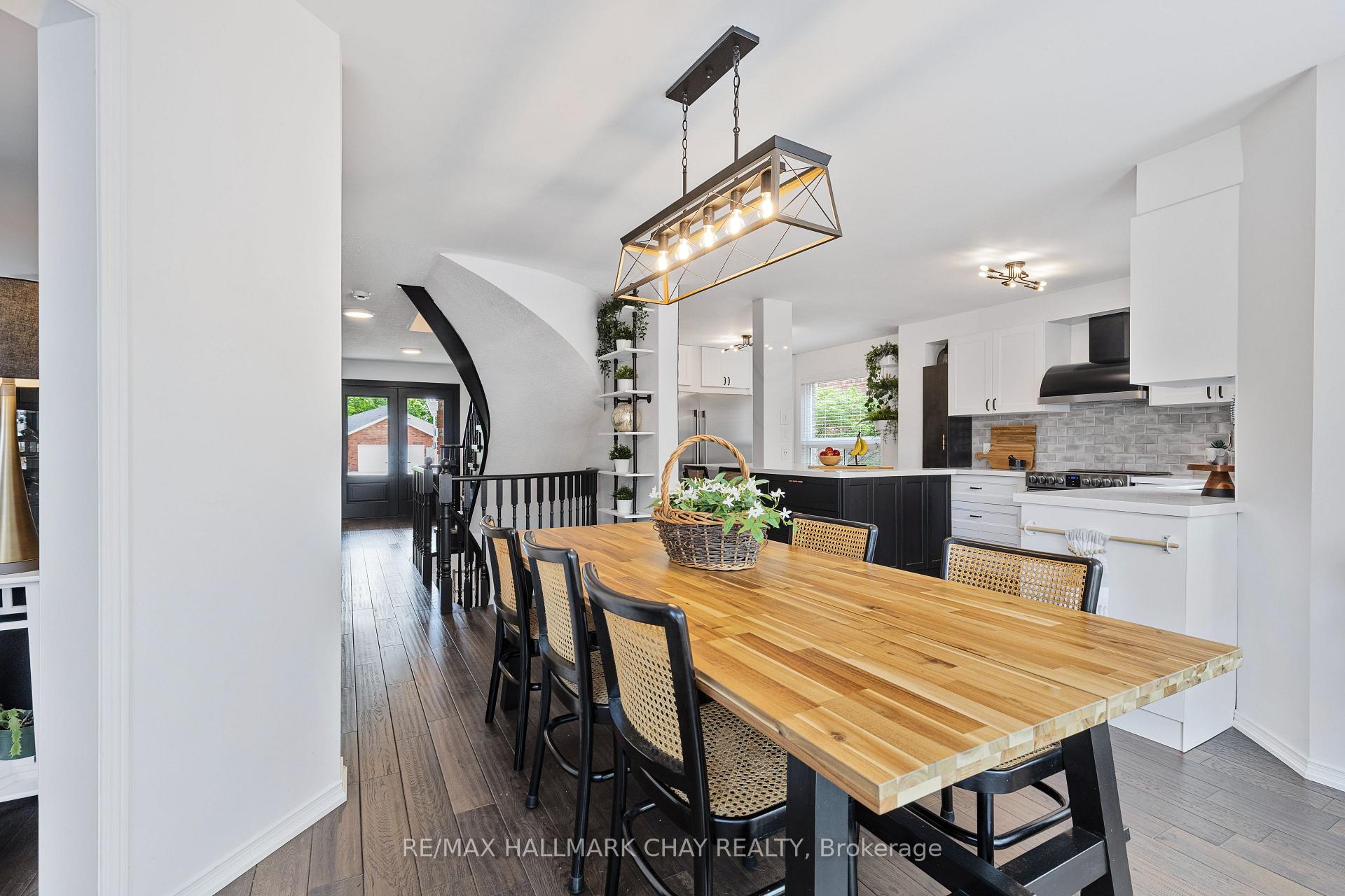 Photo 9 of 351 Cundles Road W, Barrie, Northwest — HOMEH