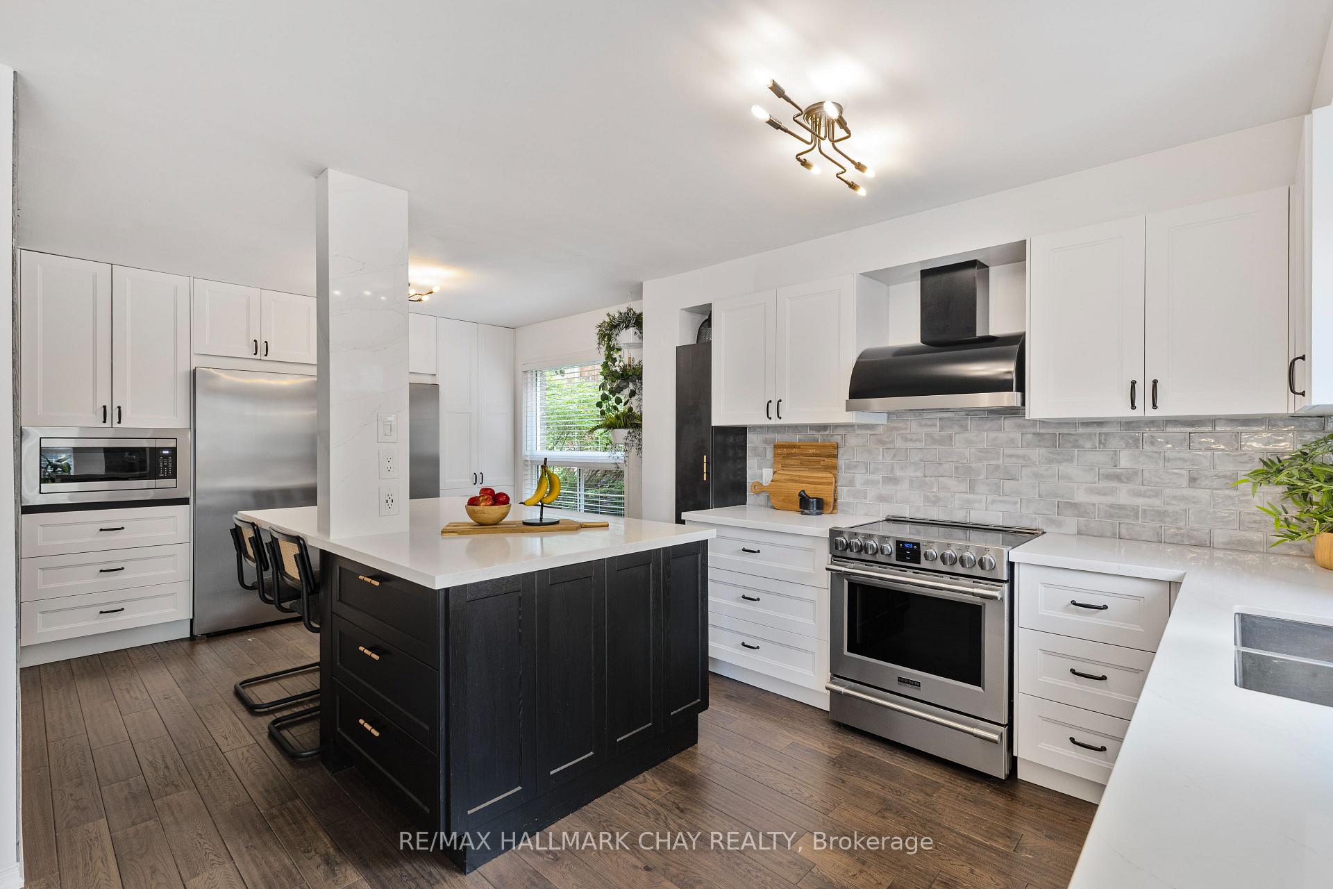 Photo 11 of 351 Cundles Road W, Barrie, Northwest — HOMEH