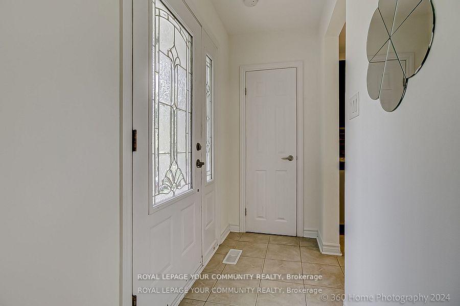 Photo 9 of 35 Aurora Heights Drive, Aurora, Aurora Heights — HOMEH