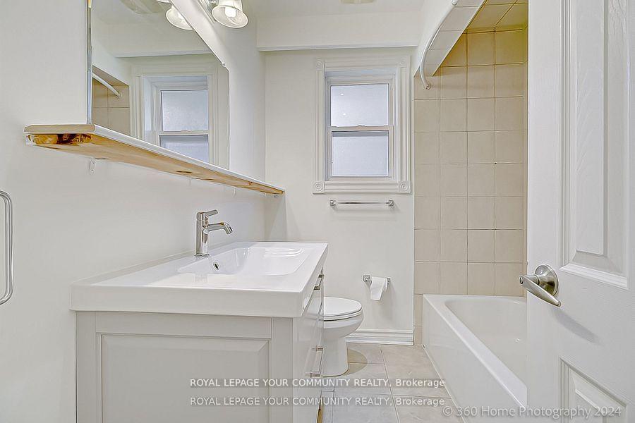 Photo 23 of 35 Aurora Heights Drive, Aurora, Aurora Heights — HOMEH