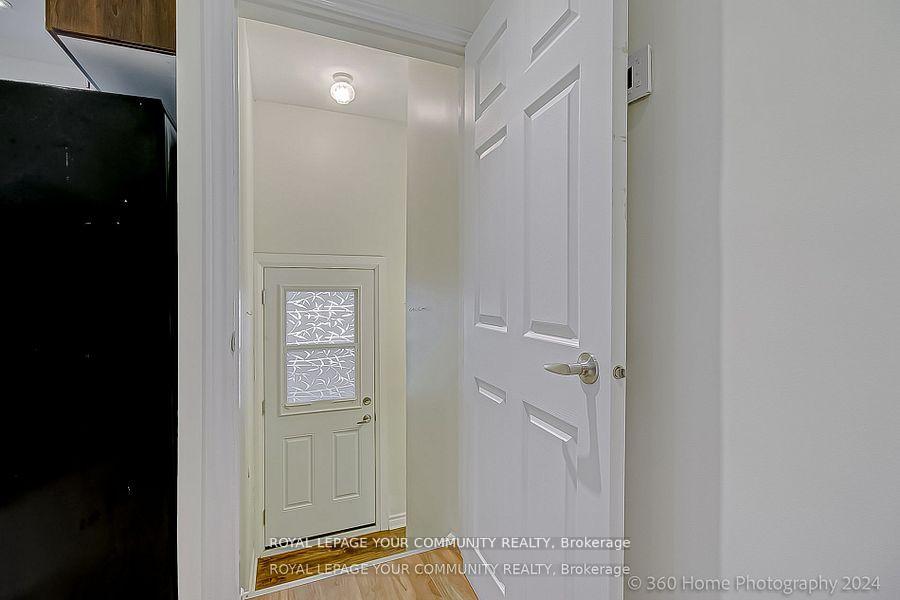 Photo 16 of 35 Aurora Heights Drive, Aurora, Aurora Heights — HOMEH