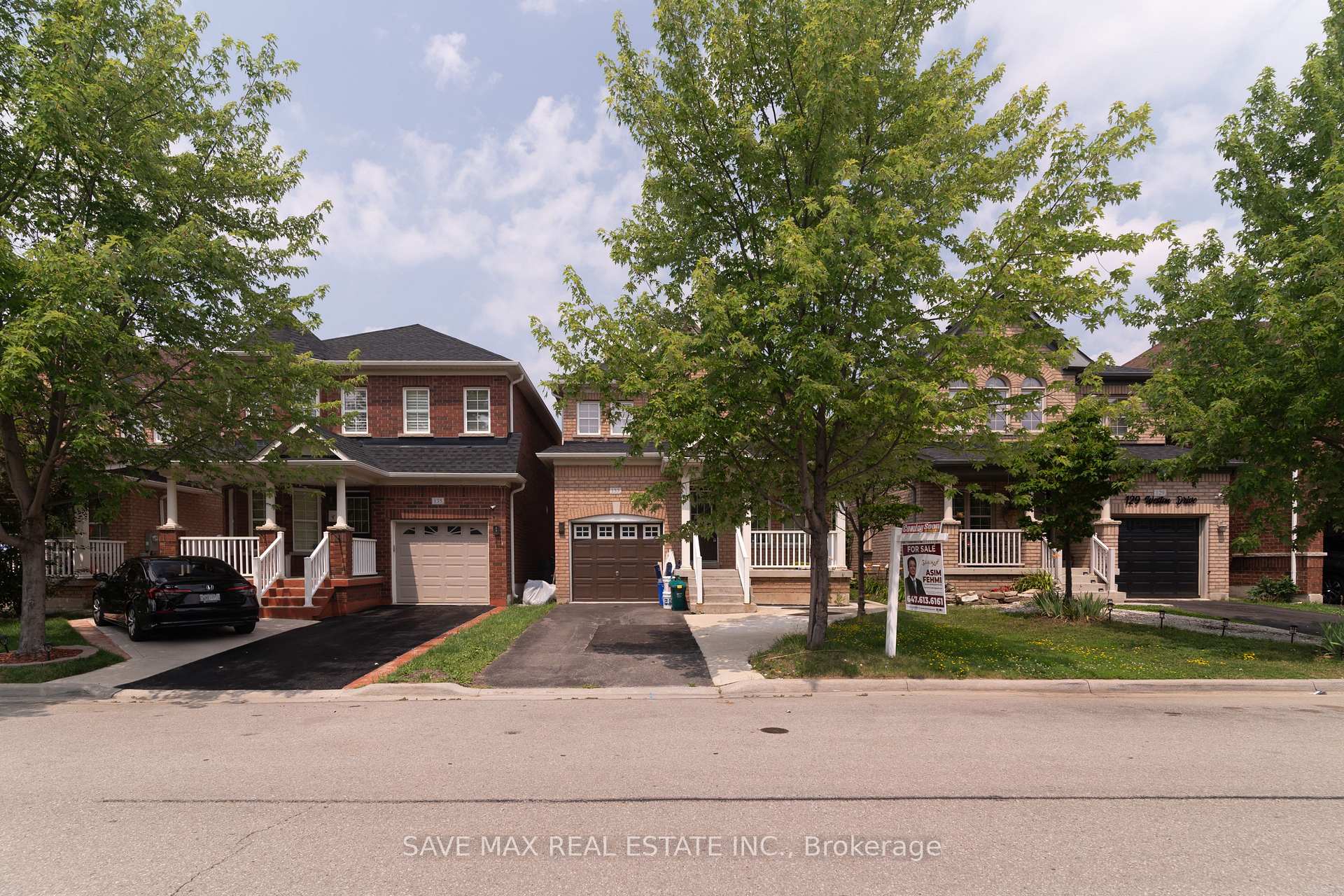 Front of 133 Weston Drive S