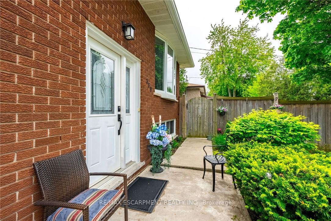 Photo 6 of 389 Hawkridge Avenue, Hamilton, Yeoville — HOMEH