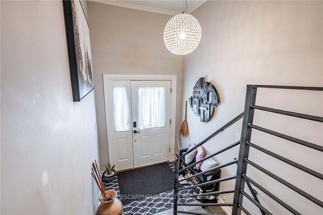 Photo 7 of 389 Hawkridge Avenue, Hamilton, Yeoville — HOMEH