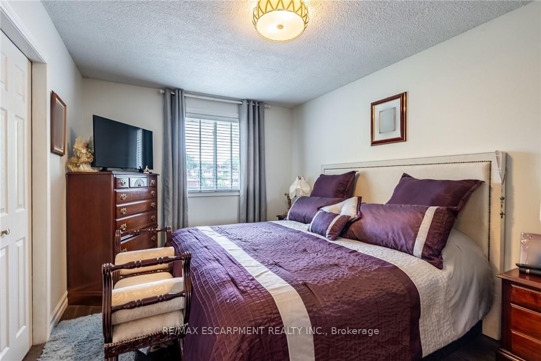 Photo 19 of 389 Hawkridge Avenue, Hamilton, Yeoville — HOMEH
