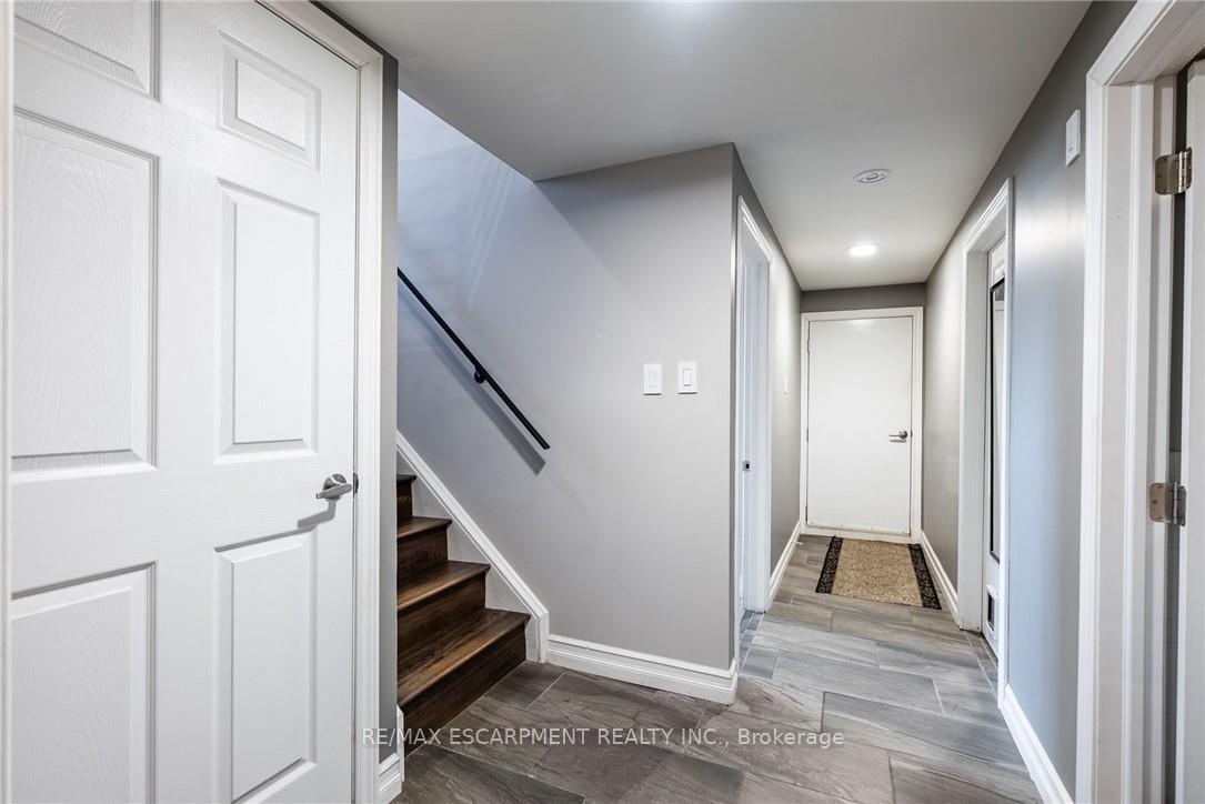 Photo 20 of 389 Hawkridge Avenue, Hamilton, Yeoville — HOMEH