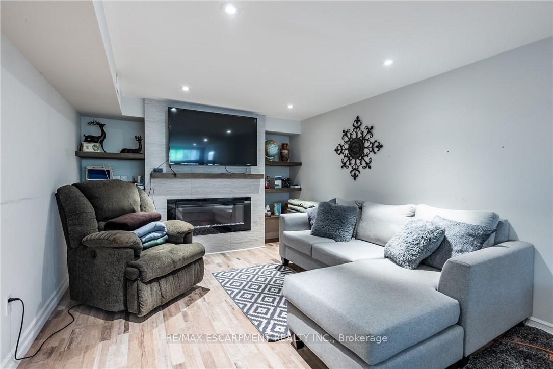 Photo 35 of 389 Hawkridge Avenue, Hamilton, Yeoville — HOMEH