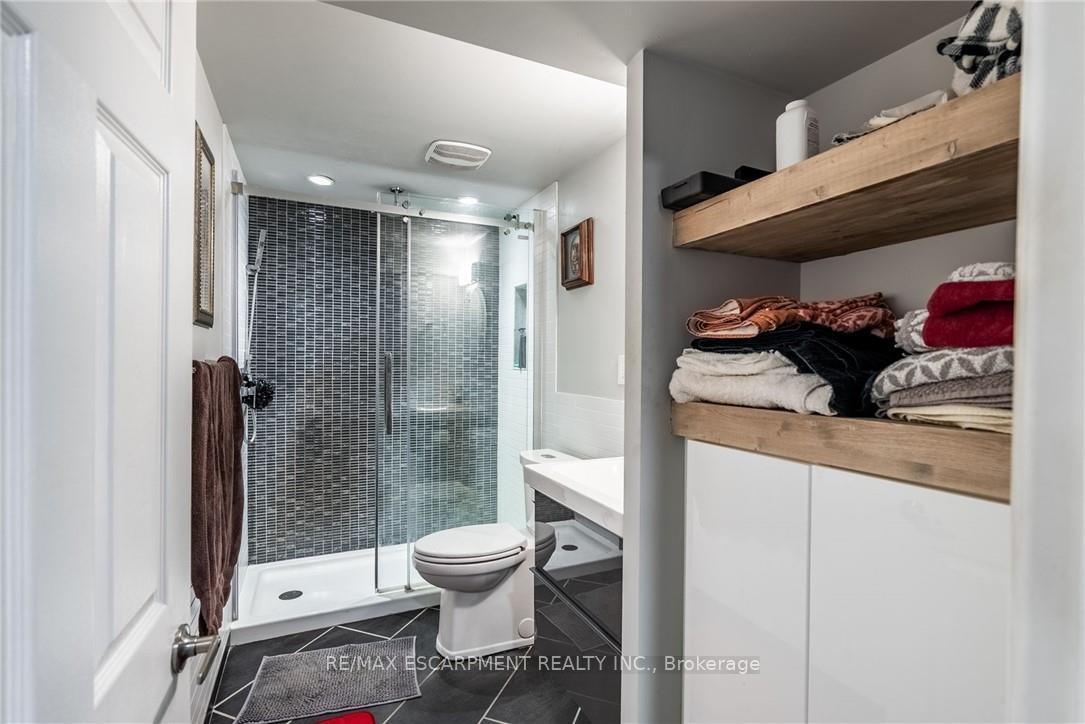 Photo 29 of 389 Hawkridge Avenue, Hamilton, Yeoville — HOMEH