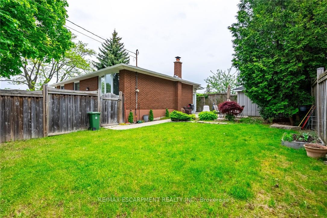 Photo 37 of 389 Hawkridge Avenue, Hamilton, Yeoville — HOMEH
