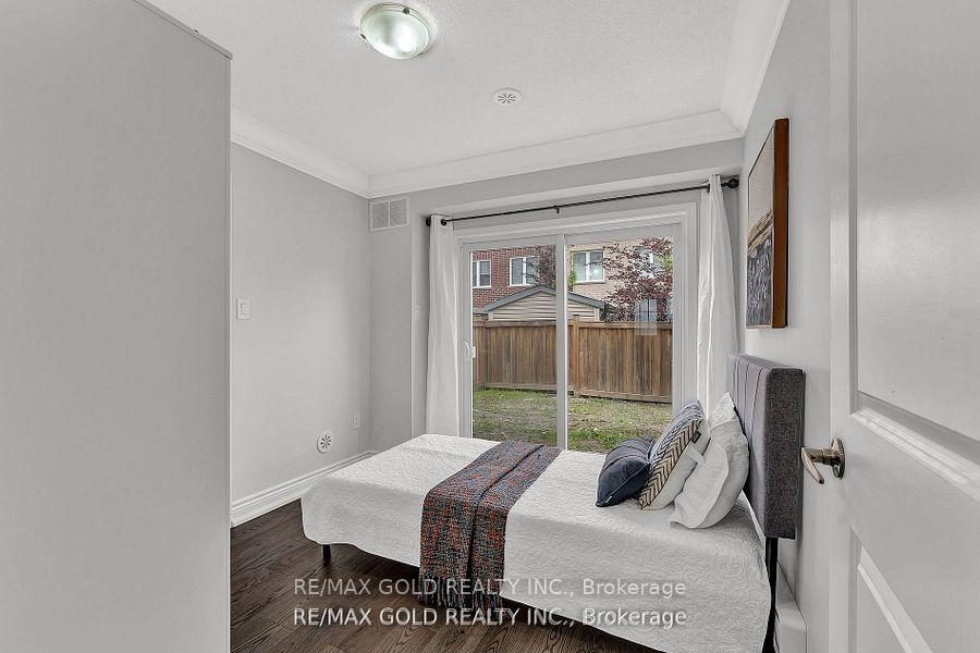 Photo 5 of 37 Baycliffe Crescent, Brampton, Northwest Brampton — HOMEH